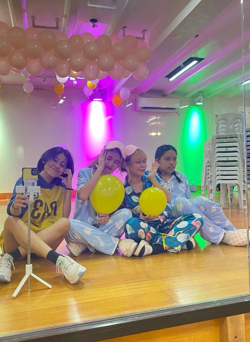 love u my lampara 🥺🪔🫶💛

PHPP3ARLS HANGOUT PARTY
#PHPPearls_3rdYear
#PHPPearls_Anniversary
#Press_Hit_Play
<a href="/PressHitPlay/">Press Hit Play Official</a> <a href="/PHPPearls/">Pearls Official</a>