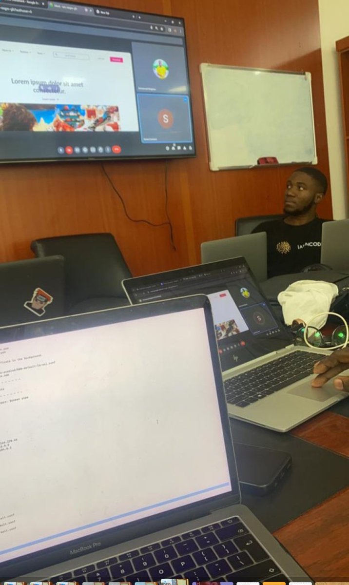 Mr_Md33_'s tweet image. If you have a software development  contract, collect am come let do business, and you get your % . We build all kinds of websites and Apps 💢💢💫💫