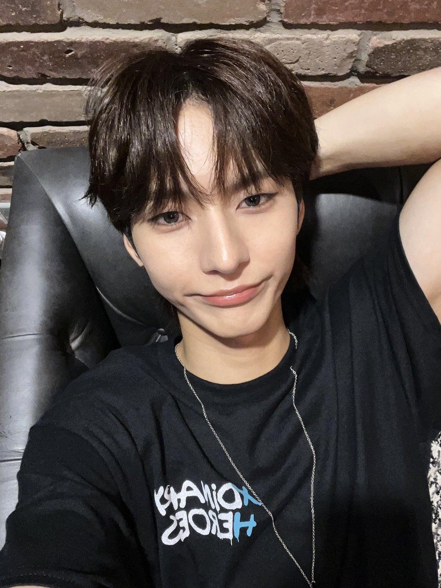 odebbl's tweet photo. [▪️] [240722]

📸📸

🦊 From this~2                 to this~2 (cutely) https://t.co/dY4wSJiQS5