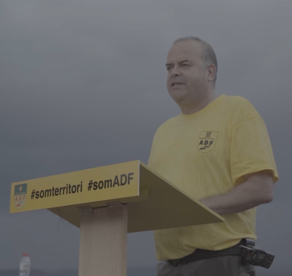 Avui hem estat a Hostalric, defensant la participació del voluntariat en el món de les emergències, perque no arribi el dia que se’ns crema el tros i ens n’aparten!
#somterritori #somADF