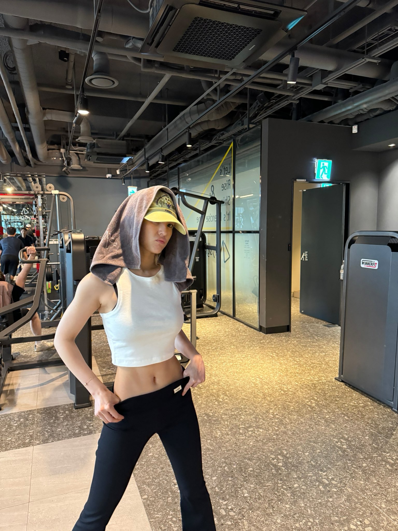 GTEalK4bYAEWzZC?format=jpg&name=large