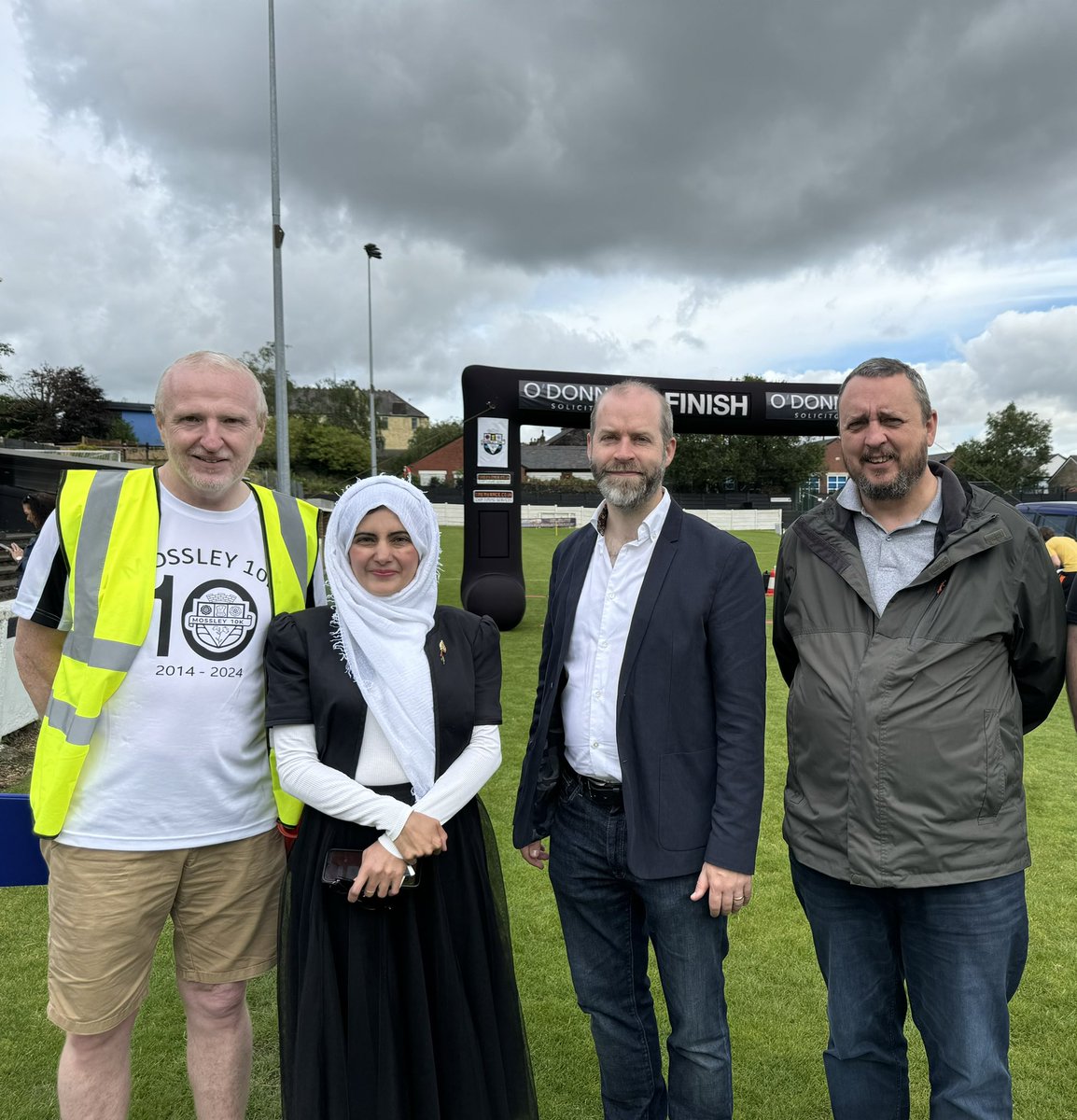 HarryHulmes's tweet photo. @jreynoldsMP @MossleyAFC Thank you @jreynoldsMP for taking time out of your busy schedule to support the local community. Much appreciated. https://t.co/zBH5sgcJlr
