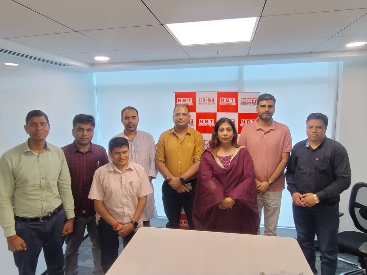 nefowaoffice's tweet photo. टीम नेफोवा ने नवभारत टाइम्स के साथ परिचर्चा में केंद्रीय बजट से घर खरीददारों और ग्रेटर नॉएडा वेस्ट की क्षेत्रीय समस्याओं पर चर्चा किया। 
केंद्र को अपने बजट में रुकी हुई परियोजनाओं के लिए पैकेज की व्यव���्था करनी चाहिए, वर्तमान #SWAMIH इन्वेस्टमेंट फण्ड पर्याप्त नहीं है।  इसके साथ ही #NCLT की एडिशनल बेंच बनानी चाहिए। 
@amitabhk87 कमिटी की सिफारिशों में केंद्र के लिए जो भी एक्शन आइटम थे, उन्हें पूरा करने के लिए बजट में व्यवस्था होनी चाहिए तथा 
ग्रेटर नॉएडा वेस्ट मेट्रो के साथ ही एफएनजी और पब्लिक ट्रांसपोर्ट के अन्य साधनों पर भी ध्यान देकर उसके लिए पैकेज की व्यवस्था राष्ट्रीय राजधानी क्षेत्र के लिए करनी चाहिए।
