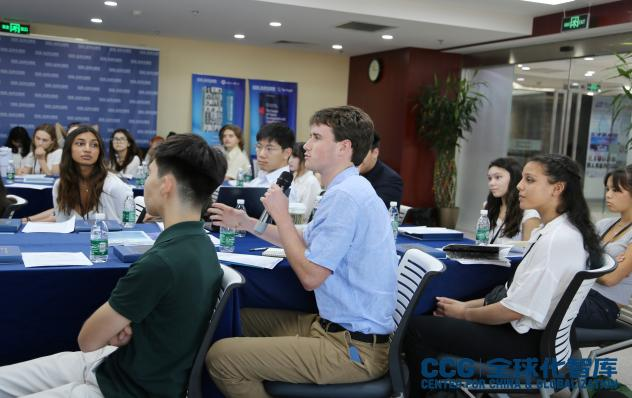 On July 17, a delegation of nearly 30 U.S. youth visitand <a href="/CCG_org/">Center for China and Globalization</a> and the GYLD Secretariat as their first stop in China. They have a dialogue with Chinese experts and CCG's young researchers and members from GYLD Secretariat on sustainable development and urban planning.