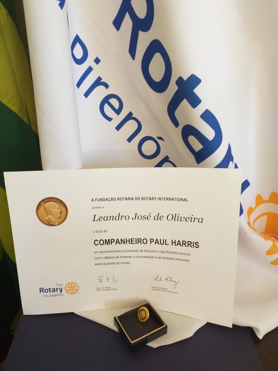RotaryPirenopol's tweet photo. #Honrados #PaulHarris @Rotary #Distrito4530 https://t.co/rQNXZVYbCd