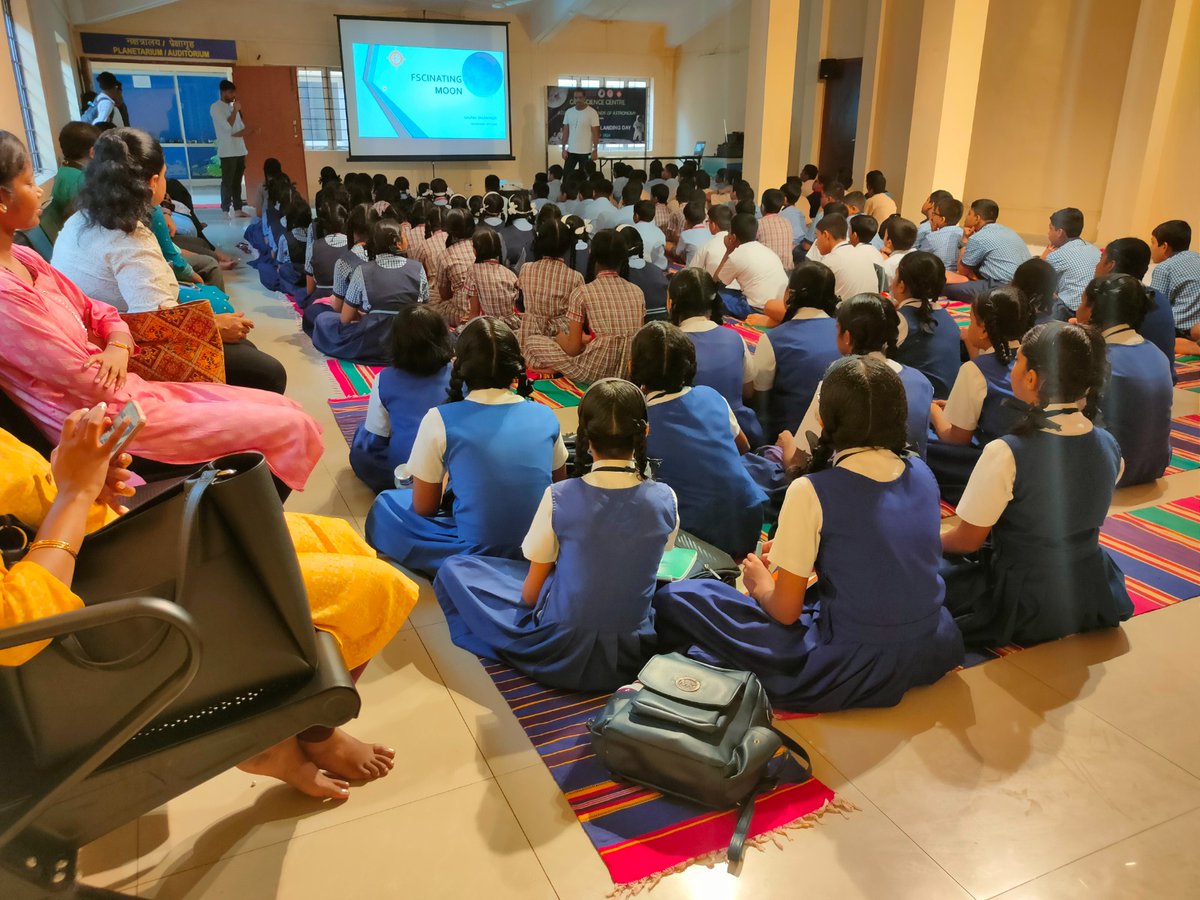 ncsmgoi's tweet image. Glimpses of #PopularScienceLecture by Shri Gaurav Dhumatkar, Secretary, AFA #Goa, organised by @GSCPGoa, a unit of @ncsmgoi, @MinOfCultureGoI, on the occasion of #MoonLandingDay, on July 20, 2024.

#InternationalMoonDay #Moon #NaturalSatellite #Apollo11 #manlandingonmoon #NASA