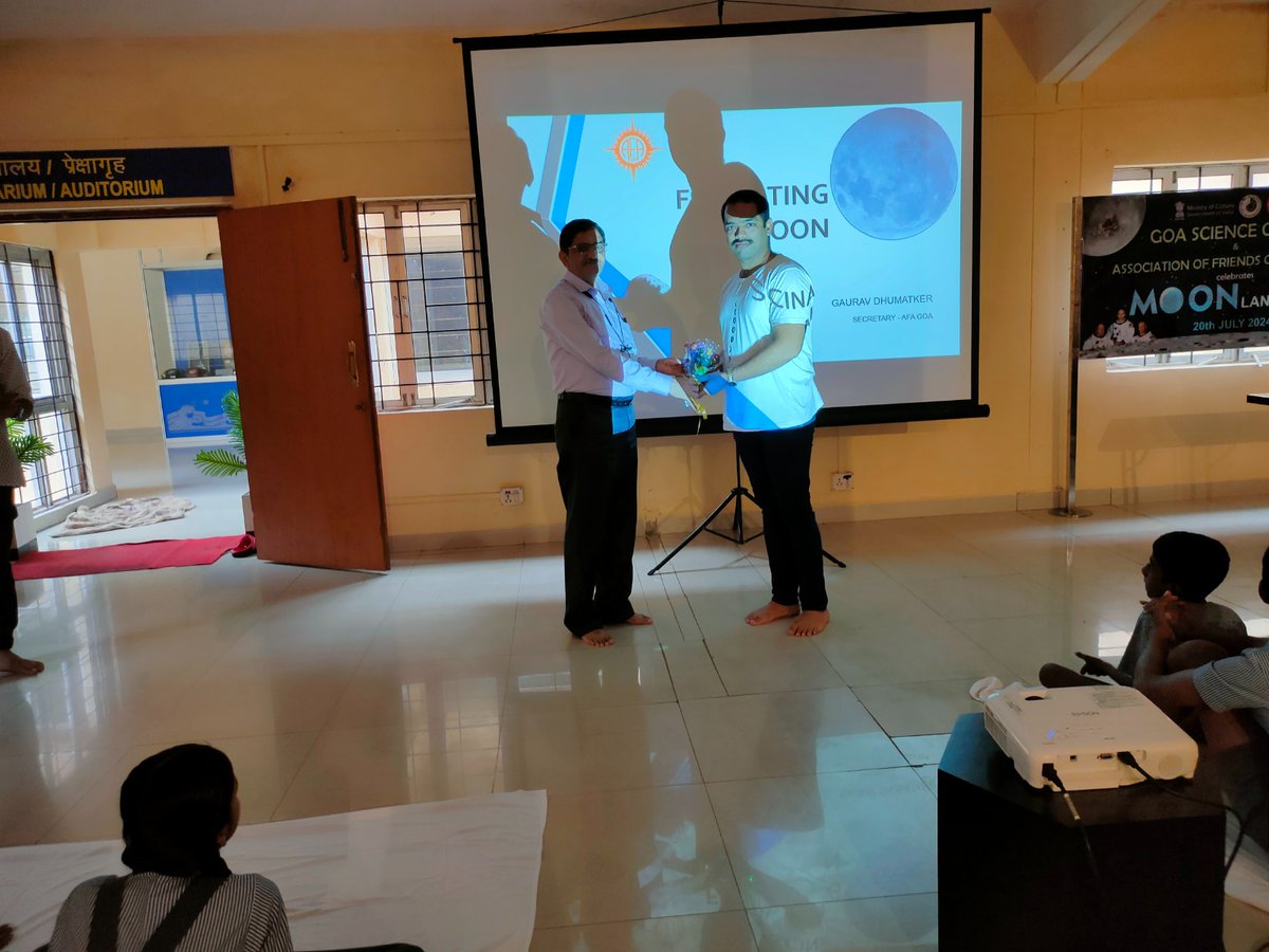 ncsmgoi's tweet image. Glimpses of #PopularScienceLecture by Shri Gaurav Dhumatkar, Secretary, AFA #Goa, organised by @GSCPGoa, a unit of @ncsmgoi, @MinOfCultureGoI, on the occasion of #MoonLandingDay, on July 20, 2024.

#InternationalMoonDay #Moon #NaturalSatellite #Apollo11 #manlandingonmoon #NASA