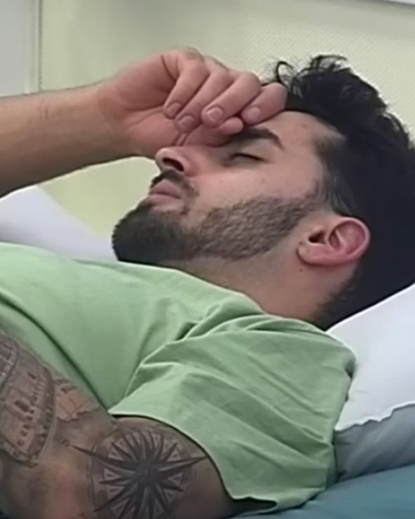 Cami_hernandezv's tweet photo. En GH 1 veiamos a @Jorgitoaldoney casi descompensarse y estos NN con 14 días ya se mueren, Aguantaron menos que la moni despierta #gh #GranHermanoChile #GHChile https://t.co/PtDB8zqvcQ