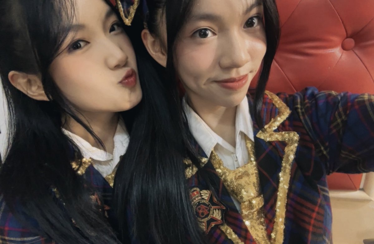 Aralie_JKT48's tweet photo. TERIMA KASIH JUGA UNTUK VC BULAN INI 💗 13 &amp; 21 semuanya sama sama berkesan 🫶🏻 semoga perasaan selama mengobrol dengan ku tidak akan pernah hilang 👊🏻 terima kasih suda mau berbincang bincang dengan aku 🤏🏻 kita ketemu lagi bulan depan yyaa? 
Terima kasih untuk aitakatta semalam 😻 https://t.co/bRUz7VLuuB