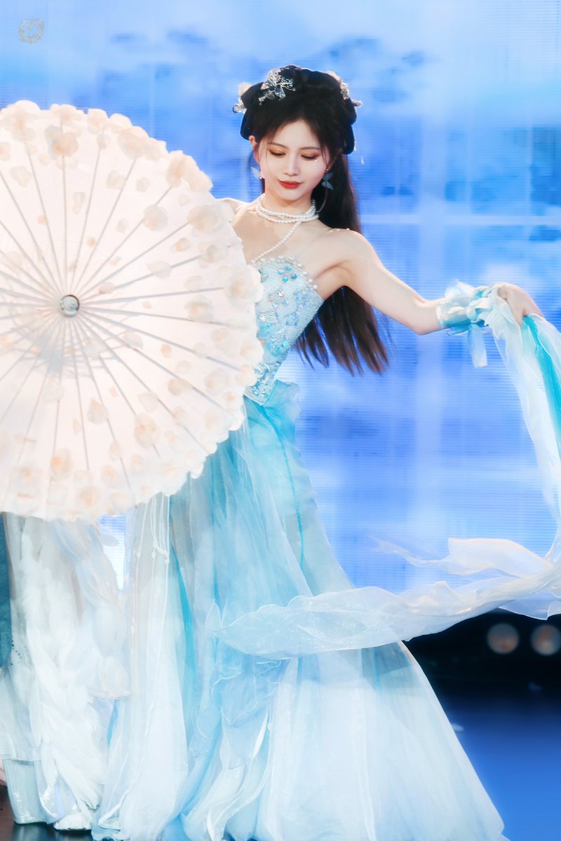 240713 || birthday stage  

© 午夜飞行-陈琳
-
#SNH48 #ChenLin #陈琳