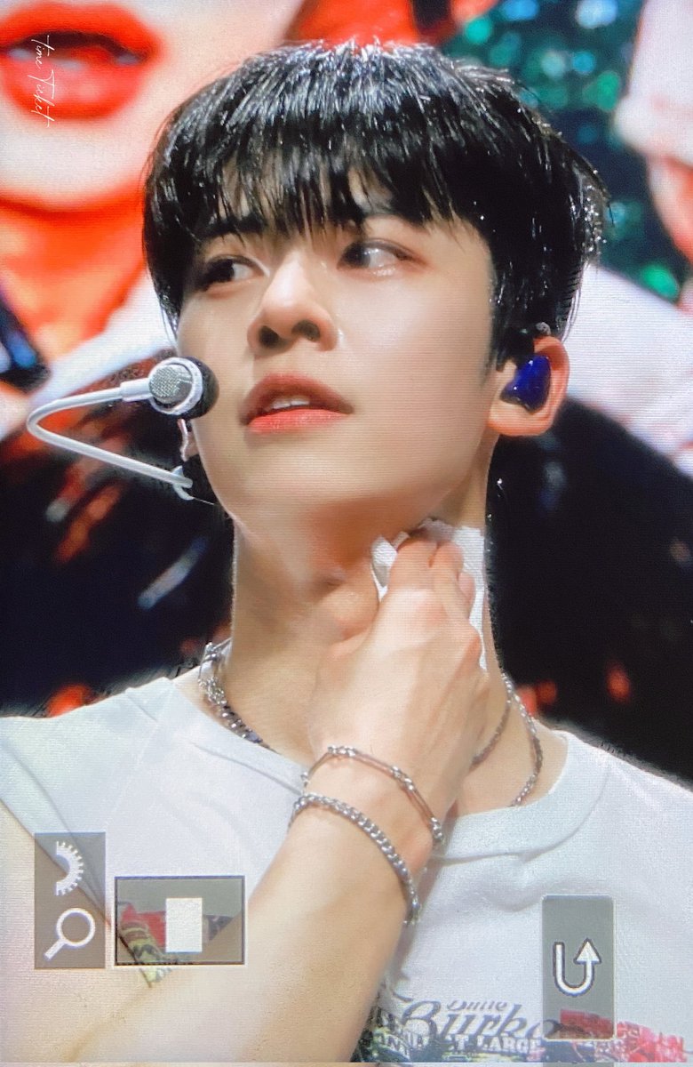 timeticket0917's tweet photo. 240721 AB6IX FAN CONCERT 'Find YOU' IN LA
💙🤍💙🤍
#김동현 #동현 #KIMDONGHYUN
#DONGHYUN #ドンヒョン
#AB6IX #에이비식스
#Find_YOU_LA #Fix_YOU https://t.co/MAXAyMCxZE