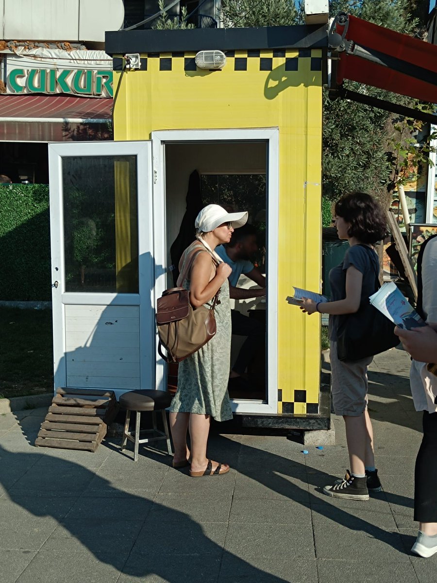 Kadın Kampı'mız için bugün Sarıgazi'deydik. Kadınlarla buluştuk, afişlerimizi asıp bildirilerimizi dağıtırken de birçok kadınla tanıştık.
Dolu dolu bir 4 gün geçirmek için sabırsızlanıyoruz.
Siz de kayıt için formu doldurmayı unutmayın:
docs.google.com/forms/d/e/1FAI…