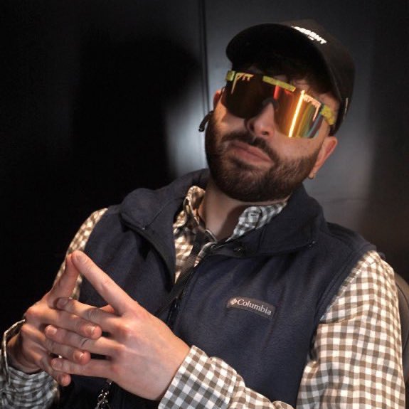 This guy bought $___ worth of who gives a shit and sold it for $_____ who gives a fuck

get in the trenches cousin 

the bull market is here

you wanna do splits on another man’s PNL or you gonna make a name for yourself onchain?

mog the market