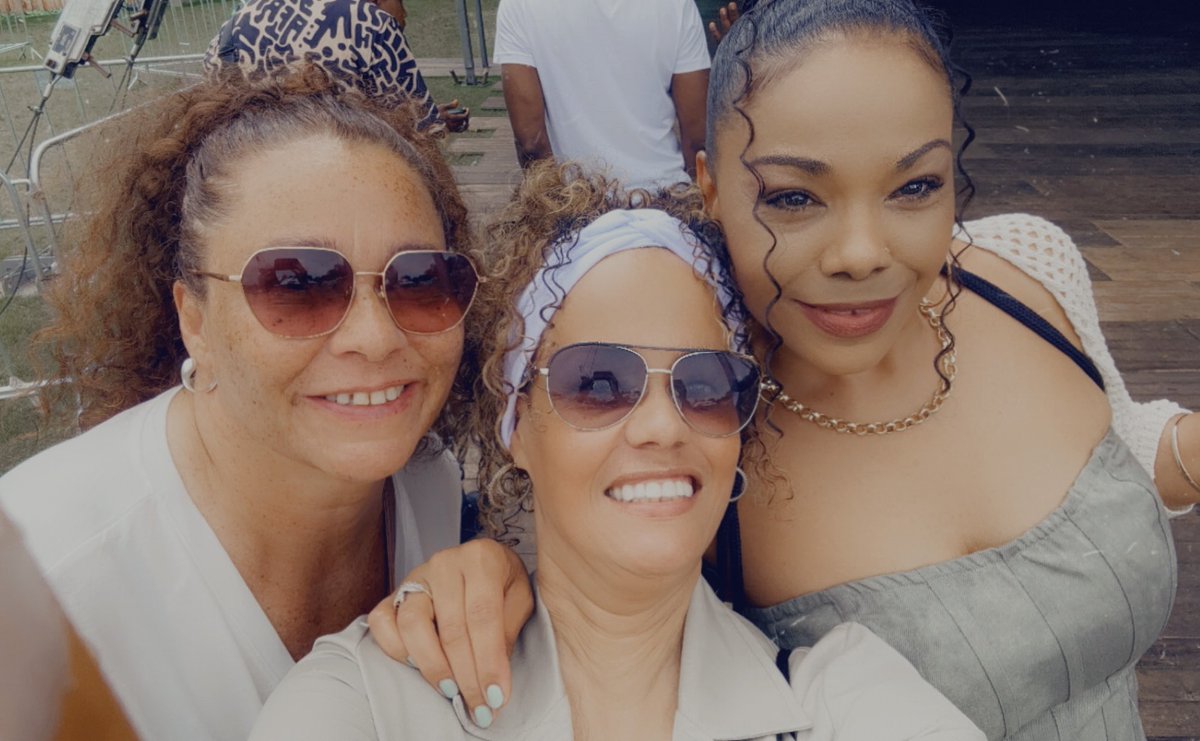 R72Rachel's tweet photo. And what a weekend it was ! #Sunsplash 🙌🏽🙌🏽 #Netherlands https://t.co/g0FEbZ8VFp