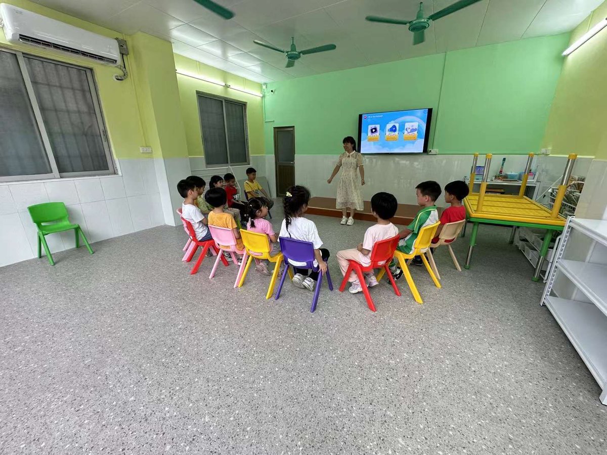 WindsyWang's tweet image. 32-inch English teaching touch one machine 
We are intelligent interactive whiteboard manufacturer, need you need, please contact us! 
buff.ly/3GaEwJp 
#TouchPanel #AdvertisingPlayer #DigitalSign #DigitalSignageDisplay #AdvertisingDisplay