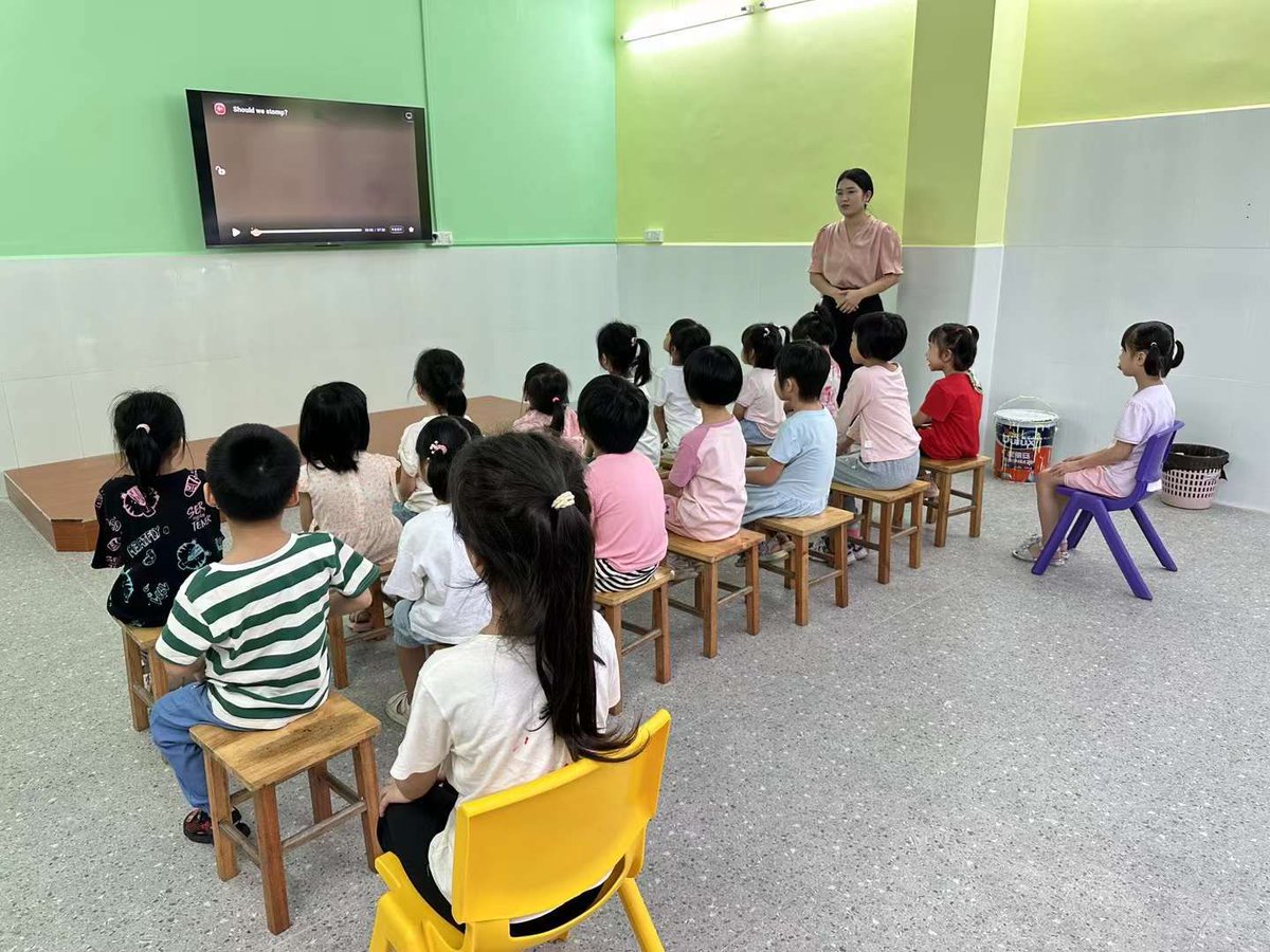 WindsyWang's tweet image. 32-inch English teaching touch one machine 
We are intelligent interactive whiteboard manufacturer, need you need, please contact us! 
buff.ly/3GaEwJp 
#TouchPanel #AdvertisingPlayer #DigitalSign #DigitalSignageDisplay #AdvertisingDisplay