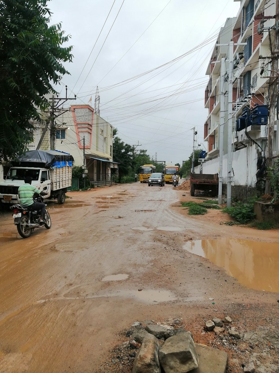 PandaySantosh4u's tweet photo. @KVishReddy @revanth_anumula Sirs, This is the condition of Bandlaguda Jagir just 15 km away from Hitec city. In the age of AI, we are fighting for basic Bijli, sadak and pani.. Bijli is good but other 2 are pathetic. Can you take a look? No hope from our MLA and local leaders. https://t.co/YoByLjYftQ