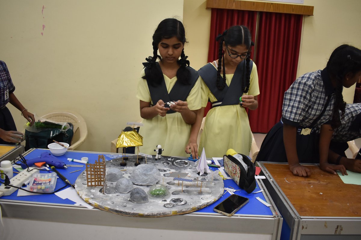 ncsmgoi's tweet image. A #DesigningContest, a #PopularScienceLecture &amp;amp; a #FilmShow were organised at @dscgulbarga, a unit of @ncsmgoi, @MinOfCultureGoI, on the occasion of #InternationalMoonDay, on July 20, 2024.

Glimpses 📷

#Moon #NaturalSatellite #MoonLandingDay #Apollo11 #manlandingonmoon #NASA