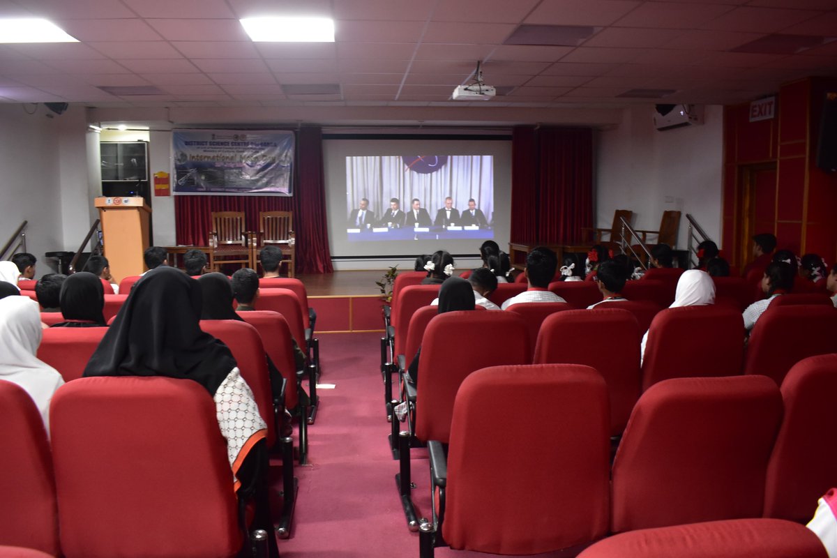 ncsmgoi's tweet image. A #DesigningContest, a #PopularScienceLecture &amp;amp; a #FilmShow were organised at @dscgulbarga, a unit of @ncsmgoi, @MinOfCultureGoI, on the occasion of #InternationalMoonDay, on July 20, 2024.

Glimpses 📷

#Moon #NaturalSatellite #MoonLandingDay #Apollo11 #manlandingonmoon #NASA