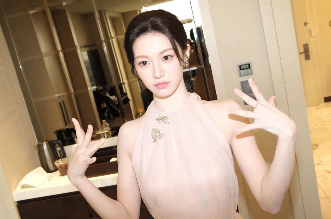 go younjung tweet media