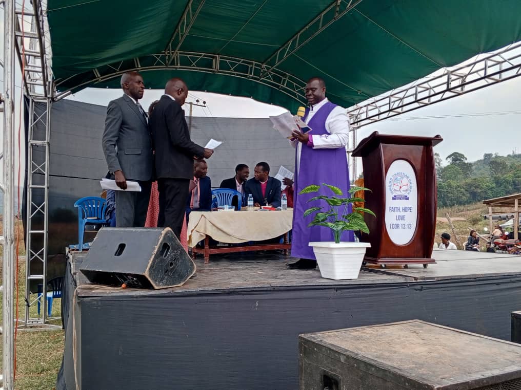 Bishop_OdongoM's tweet photo. Last week I had the honor of commissioning the new NFBPC Leaders in Isingiro District. I also consecrated Pastor Reuben Muhiire Ssalongo as the NFBPC Isingiro District Overseer.
May the Lord empower them to advance His work
#NFBPC #Leadership #Faith https://t.co/WdIfJwVs0d