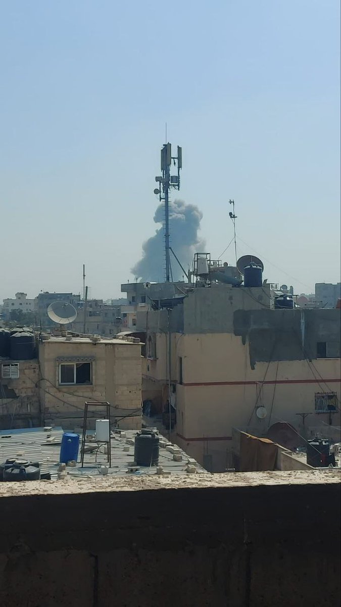 Timesofgaza's tweet photo. BREAKING | At least 32 killed so far in ongoing lsraeli airstrikes across Khan-Younis, Southern Gaza https://t.co/FwzgO1C8Go