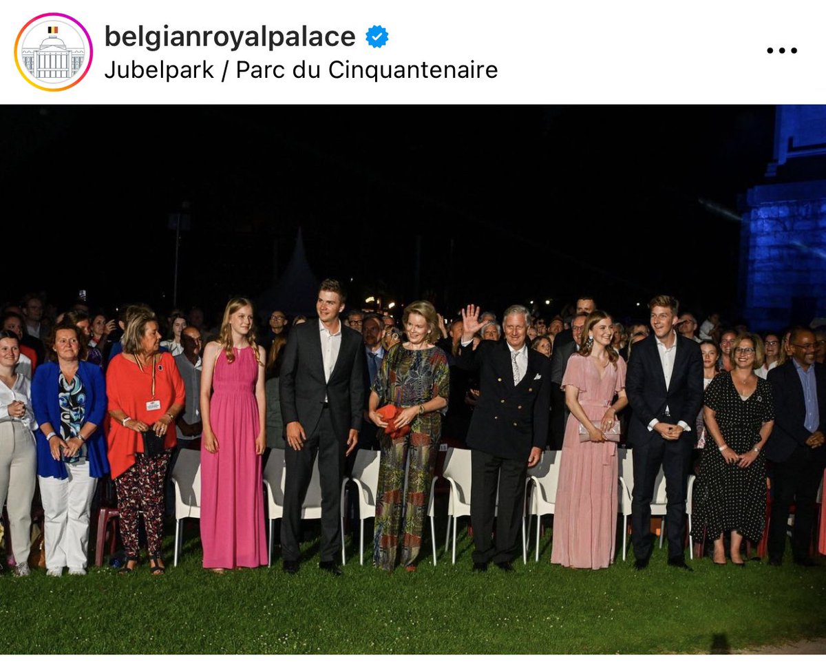 ArtisteMarine's tweet photo. Je sais reconnaître des #PpRoses quand j’en vois !!
#BelgianNationalDay
#Princesses
#HelenaBailly #Helena https://t.co/TdSyTcqnQ2