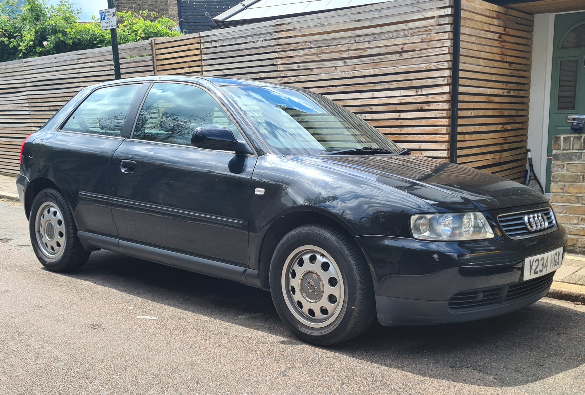 AUDI A1(8X1 8XF) A3(8P1 8PA) TT(8J3 8J9) フロント ブレーキパッド ブレーキパット 左右セット 8J0698151 3C0698151A 3C0698151C 即納可 アウディ A1(8X1 8XK 8XA 8XF) A3(8P1 8PA) オルタネーター 03C903023A