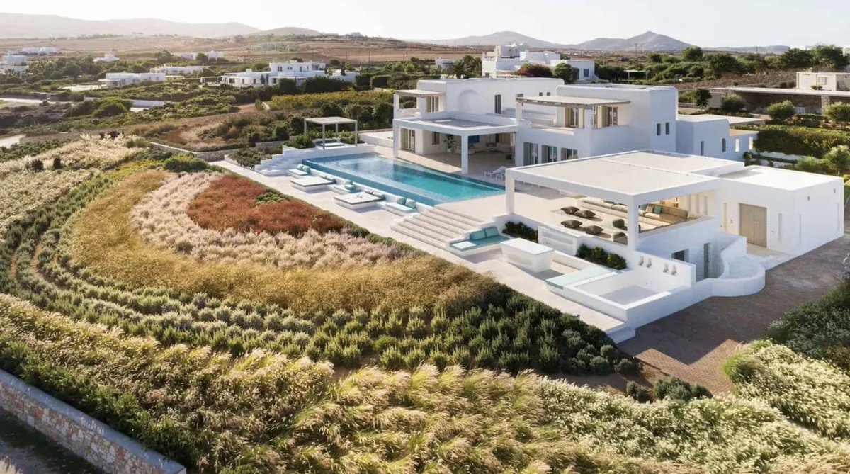 Experience the beauty of #Paros, where pristine beaches and a relaxed atmosphere await your perfect retreat. Villa Diego is a stunning masterpiece offering sweeping views over the Aegean Sea and the island of Naxos.  

Step inside Villa Diego: edgeretreats.com/greece/cyclade…