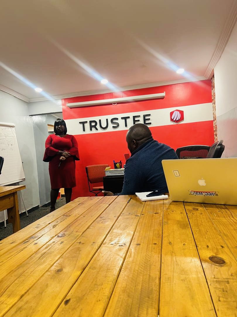 Les stages chez nous sont résolument pratiques. Nos étudiants découvrent comment discuter et partager leurs projets avec nous. Nous les encourageons à aimer le travail en équipe et, surtout, à oser présenter leurs idées.

#MondayMotivation #StagesPratiques #EspritdÉquipe #audace