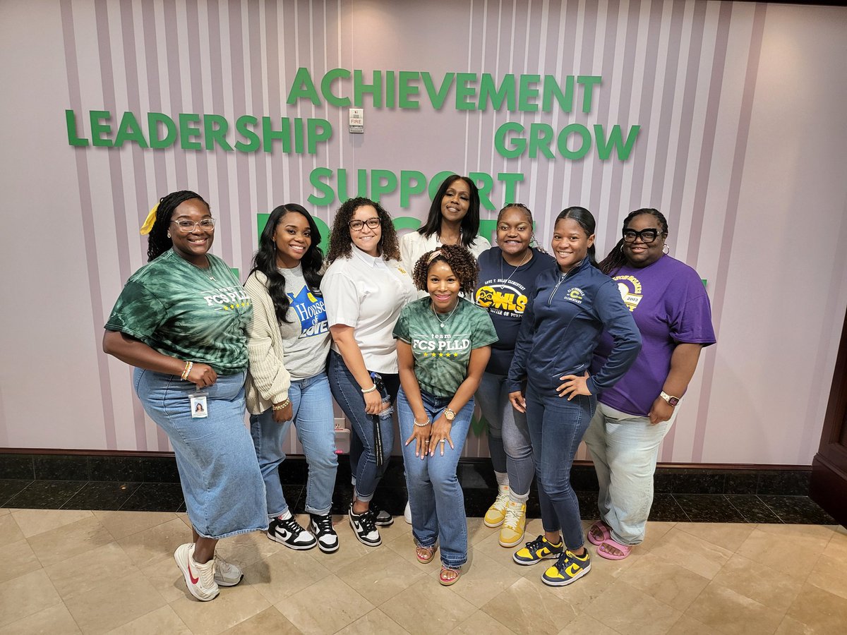 crysricks's tweet photo. I am overjoyed that I get to work, learn, and play alongside these phenomenal aspiring coaches this year! ##aspire2coach @paigekalexander @TashaHarp7 @MyleciaSims @FCSPLLD @LewisJustyce @Plums_TAGline @JacqueBossAA @LTishaColeman1 https://t.co/BQEcW0HZrD