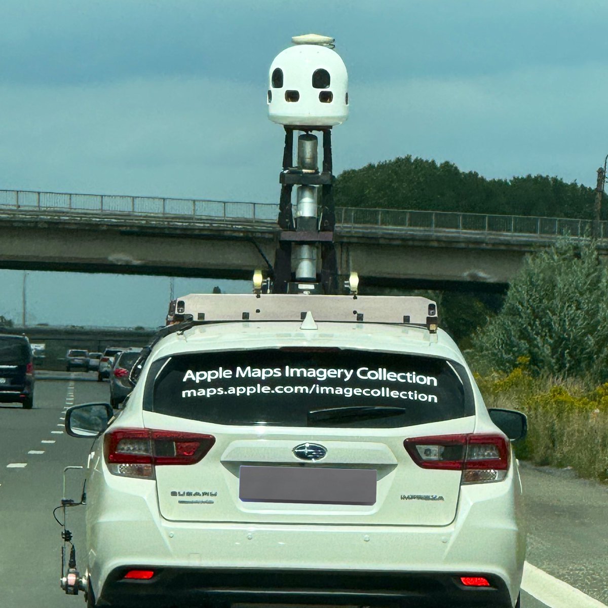 WalibiBoy's tweet image. Just spotted the Apple Maps car! 🚘  Can’t wait to see myself shine in the updated Look Arounds. 🤓