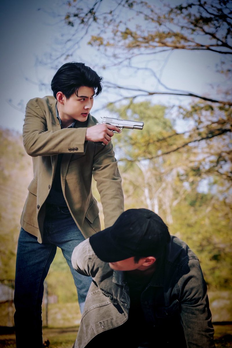 Saint_sup's tweet photo. ไม่ได้เป็นแค่นักรบนะคับคุณภูมิ นักรักก็เป็น🔫😳 #Saint_sup #MingEr #รณภูมิ #ดุจอัปสร #ดวงใจเทวพรหม https://t.co/XE3vFBbJ9A