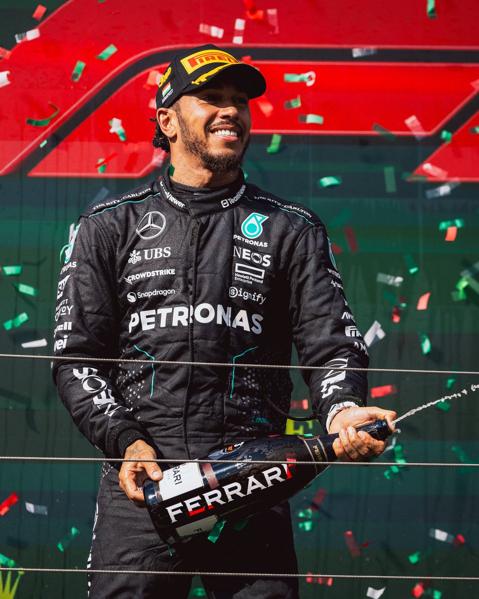 LH44NEWS's tweet photo. Bom dia apenas para quem torce pro único piloto na história da Fórmula 1 a chegar a marca de 200 pódios. 😄🏆 https://t.co/iVqhrROSYS