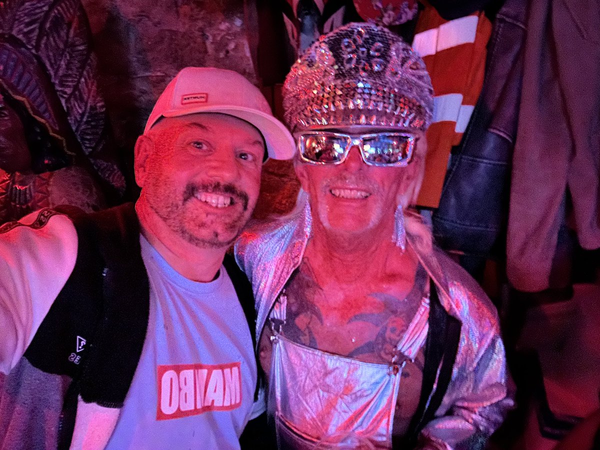 NGQDigital's tweet photo. Out and about at #NorthernPride #NewcastlePride https://t.co/HShLlvCVYU