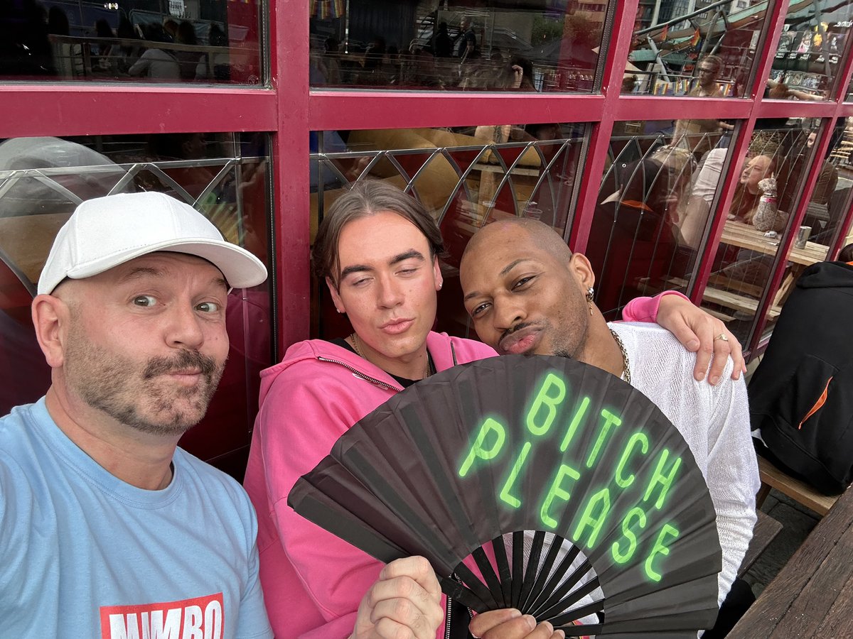 NGQDigital's tweet photo. Out and about at #NorthernPride #NewcastlePride https://t.co/HShLlvCVYU