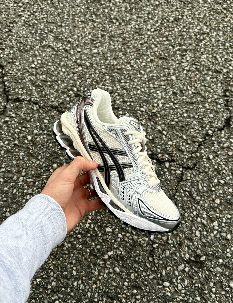 Kayano 14 👀

#lelabostore #ASICS