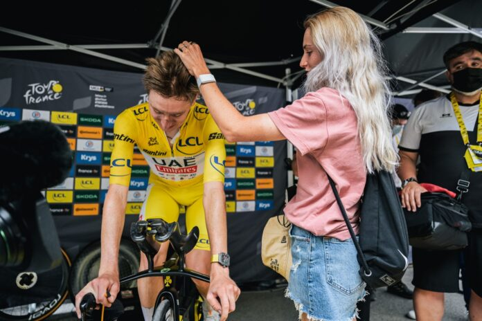 Domestique___'s tweet photo. According to BiciSport it's still uncertain if 🇸🇮 Tadej Pogacar will participate at the Olympic Road Race #Paris2024.

Reason? #TDF2024 fatigue and the non-selection of 🇸🇮 Urska Zigart.

To be continued ...