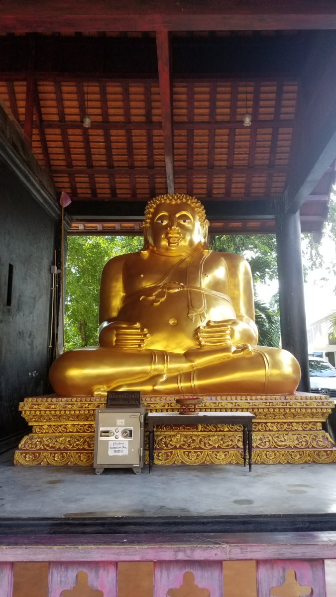 TravelingShihTz's tweet photo. Finding serenity amidst the Buddha statues of Chiang Mai! Each one tells a story, steeped in history & beauty. #ChiangMai #BuddhistTemples #Thailand https://t.co/js7UJt3ZyH