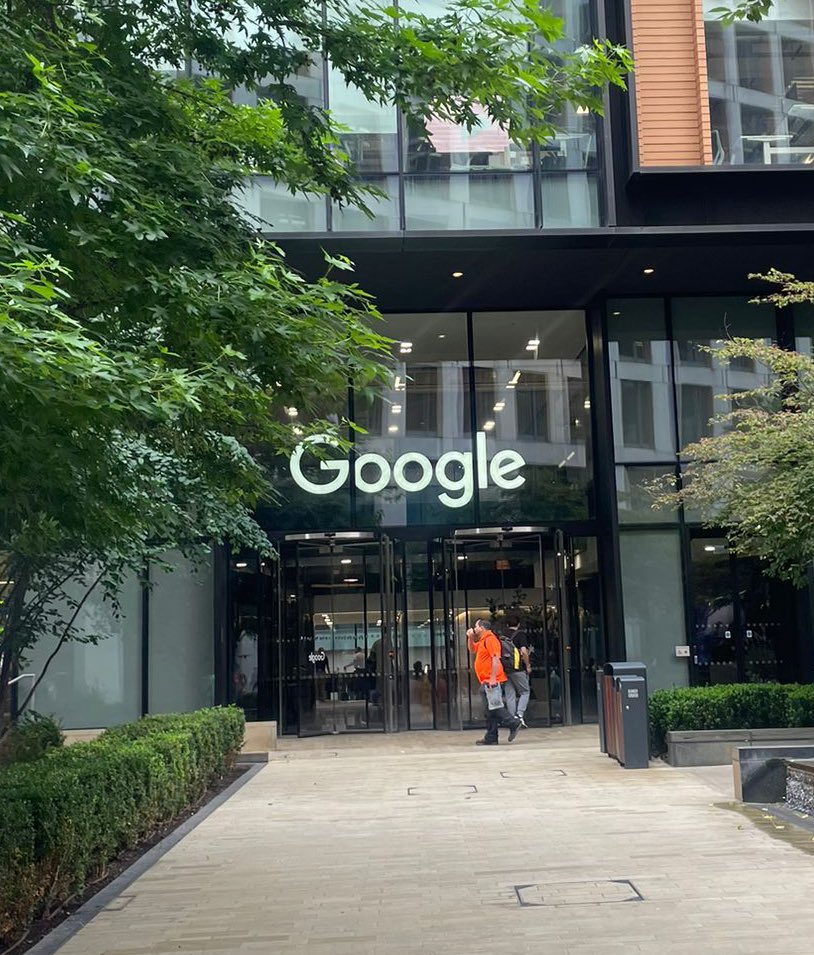 Ecuador is the #GuestBean at <a href="/Google/">Google</a>!🇪🇨

The #Google offices in London kicked off this week with Ecuadorian specialty coffee, known for its exquisite taste.

Stay tuned as we continue promoting our country’s sustainable premium quality products in the UK🇬🇧

Thanks for having us🙌🏽