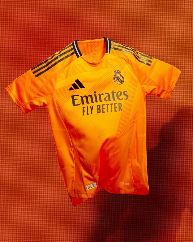 InfoMadridlsta's tweet photo. 😍Tercera equipación del Real Madrid. https://t.co/0HzZeRGgst