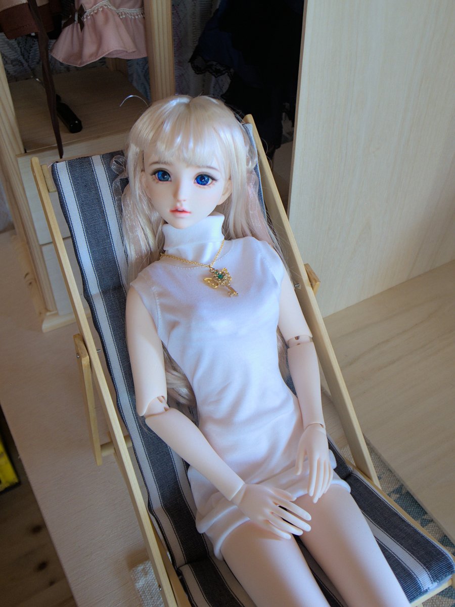 YamanekoDoll's tweet photo. おはよおございます
昨日はドライヤーで炙られているみたいな熱気でしたね
雨を待ってましたが結局一滴も出会えませんでした
暑いという度に10円もらってたら、かなり溜まってそうです
みなさま今日も熱中症に気をつけてお過ごしくださいませ
#おはドル
#うちの子かわいい
#alice03 https://t.co/wPAPJwDXBY