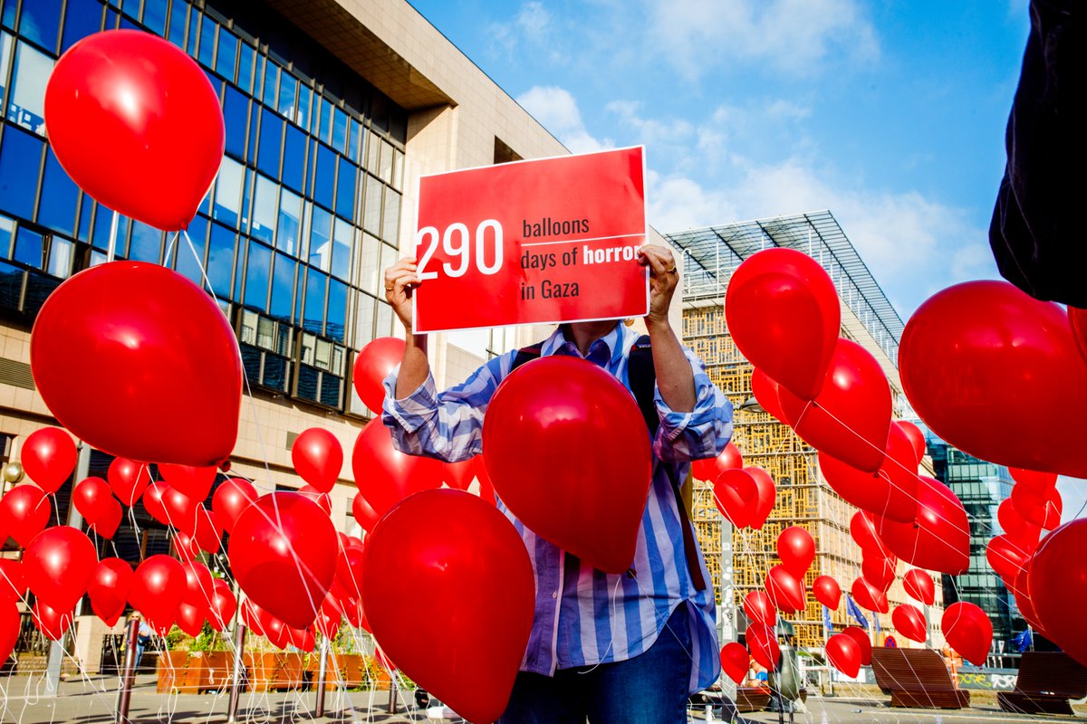 290 #RedBallons marking 290 days of war on #Gaza appeared as the EU #FAC started this morning. 
Time is running out. The #EU MUST ACT NOW!
#CeasefireNOW 

<a href="/nowceasefire/">Cease fire now</a> <a href="/HI_Advocacy/">HI_Advocacy</a> <a href="/HI_federation/">Handicap International - Humanity & Inclusion</a> <a href="/HI_belgium/">Handicap International Belgium</a> <a href="/SaveChildrenEU/">Save the Children Europe</a> <a href="/PlanEU/">Plan International EU</a>