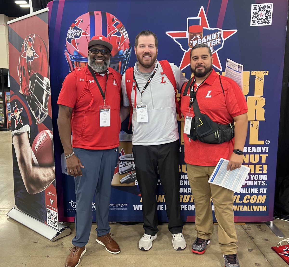 Thanks ⁦<a href="/coachwharris/">Wendell Harris, M.S.</a>⁩ coming by! ⁦<a href="/leeneisd/">LEE VOLUNTEERS</a>⁩ always BRINGS IT!