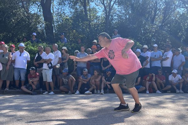 F3cotedazur's tweet image. Pétanque : comment tirer ou pointer comme un pro ? Les conseils des meilleurs joueurs de la planète, ici ▶️ france3-regions.francetvinfo.fr/provence-alpes…
#petanque