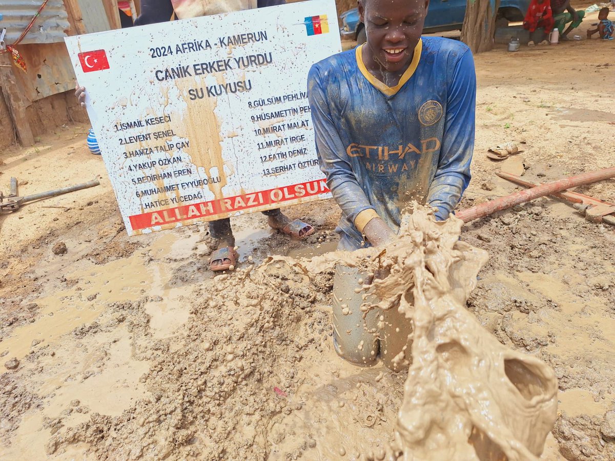 GSB_KYGM's tweet photo. "Su hayattır."

Samsun Canik Yurdunun gönüllü öğrencileri ve personelinin desteğiyle Afrika ülkesi Kamerun'da açılan su kuyusu bölge halkına hayat verdi. 💧🙏🏻

#KYGMGönülBağı
#GönüllüyüzBiz https://t.co/pO9lO3QBtS