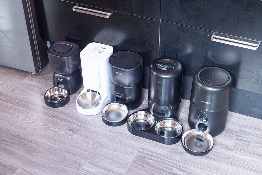SelectosEU's tweet photo. On a testé 8 distributeurs automatiques de croquettes en comparant leur contenance, facilité d'entretien, mode d'alimentation et fonctionnalité.
👉 Nos résultats de tests : https://t.co/HQLIa1HdeC https://t.co/bjbakE7GsO