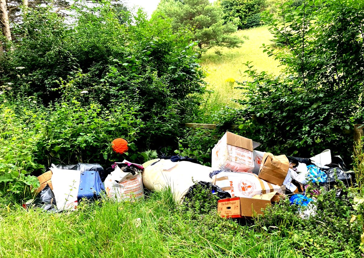 BucksFlyTipping's tweet image. This waste was found #flytipped at Fingest Road, Hambleden, Bucks
Traced to a Newham address in east London, this is now #underinvestigation - offenders should expect the most robust enforcement response available
#SCRAPflytipping