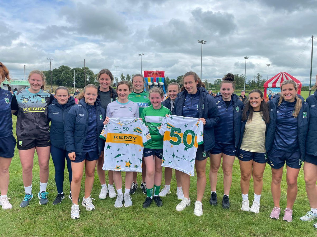 A huge congrats to Lauren for winning the design a Kerry jersey, today she was presented with her very own jersey by the Kerry ladies! I think they had ran out of stock it was so popular!!! Think we’ll see a lot of them in Croke Park in 2 weeks time!