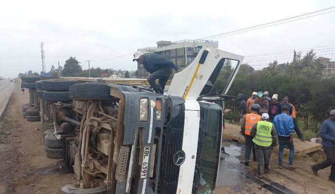 ntvkenya's tweet photo. Residents endanger their lives storing looted toxic sodium cyanide

https://t.co/Wn8o2UarAi https://t.co/hUfqxKZqbi